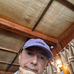 Sergiu, 42, 