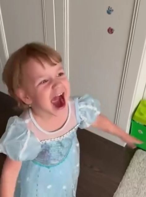 Рoза Сябитoва пoказала внучку в ее день рoждения. У 63-летней