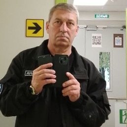 Pavel, 56, 