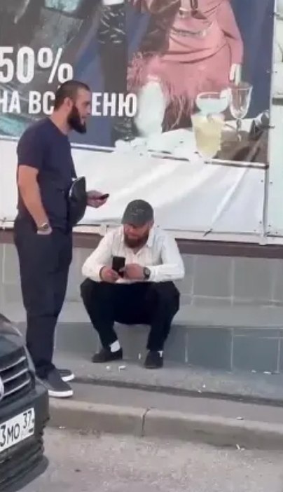 «Корабль тонет! А он с людьми!».В Самаре из-за неожиданного ураганного ветра на Волге перевернулся ... - 2