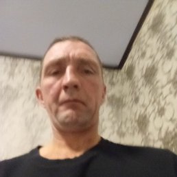 Alex, 44, 