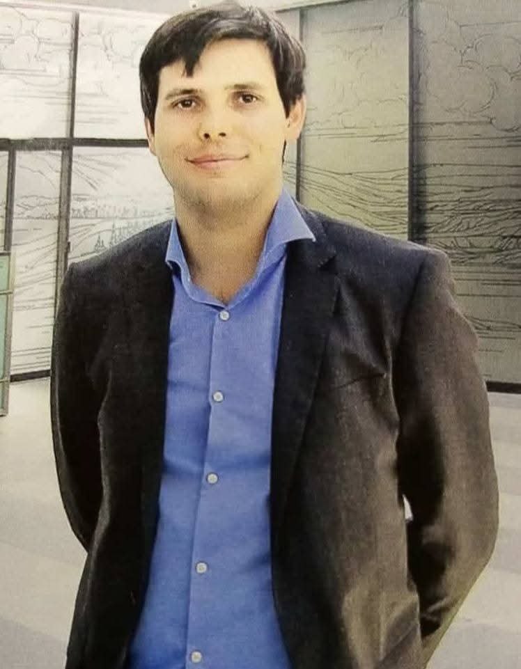 :  ,      "  ...