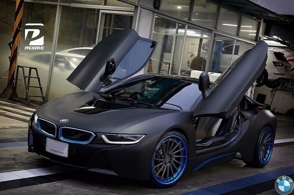 BMW i8 on DV1 - 2