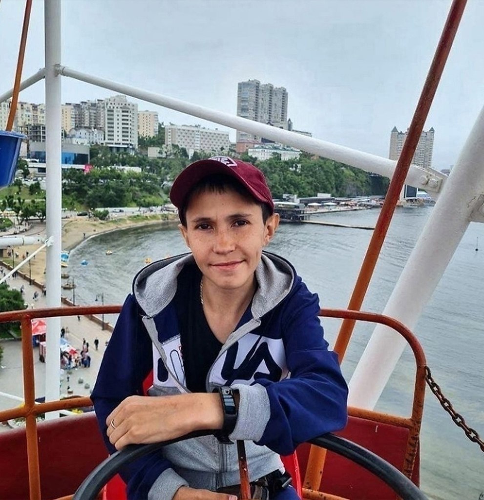 Житель Владивостока, 32-летний Денис Вашурин, нашёл необычный способ вернуть себе молодость. Он ...