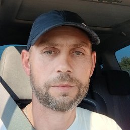 Misha, 44, 