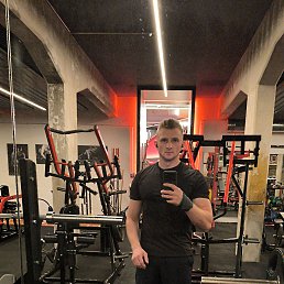 Max, 29, 