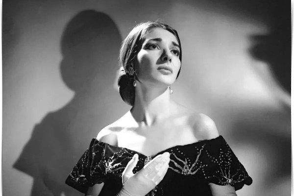 Когда певица Мария Каллас умерла, жена ее любовника, Джузеппе Ди Стефано, сказала странные слова: ...