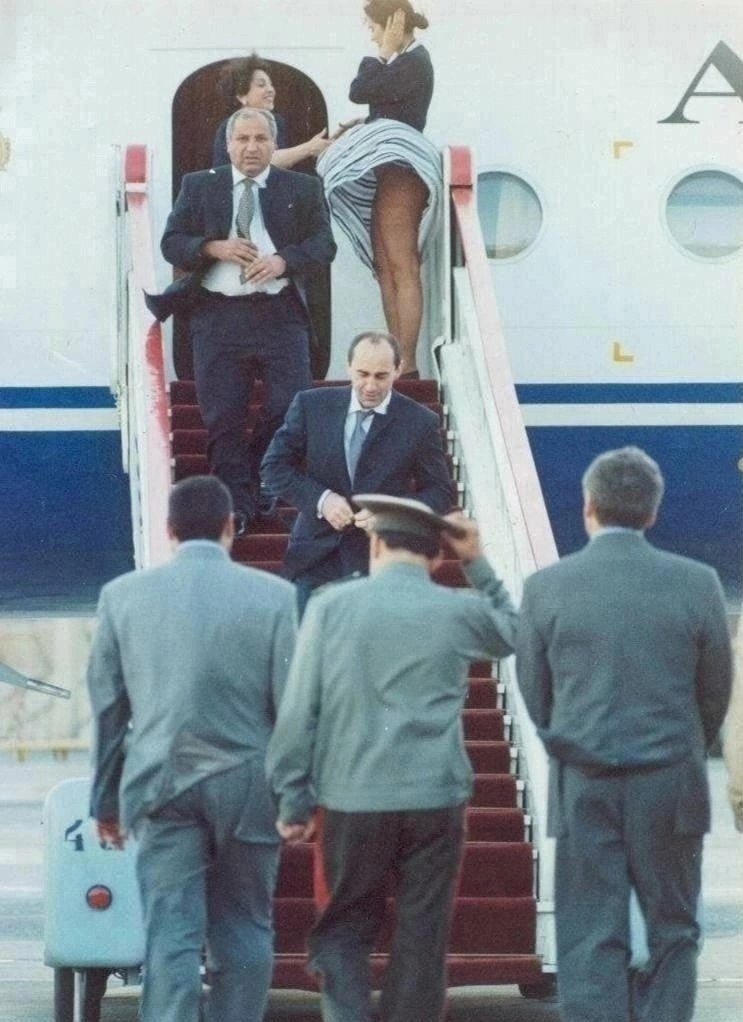  1999       ,     ...
