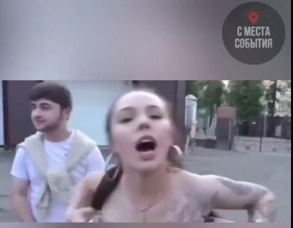 Перед вами Дарья Зотеева, известная в сети как Инстасамка. 9 классов образования, откровенные ...