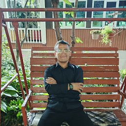 Mustafo, 17, -