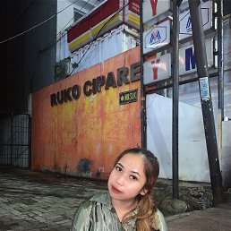 mel, 25, 