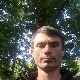 mihai, 28, 