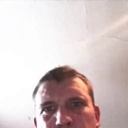 Andrejs, 41, 