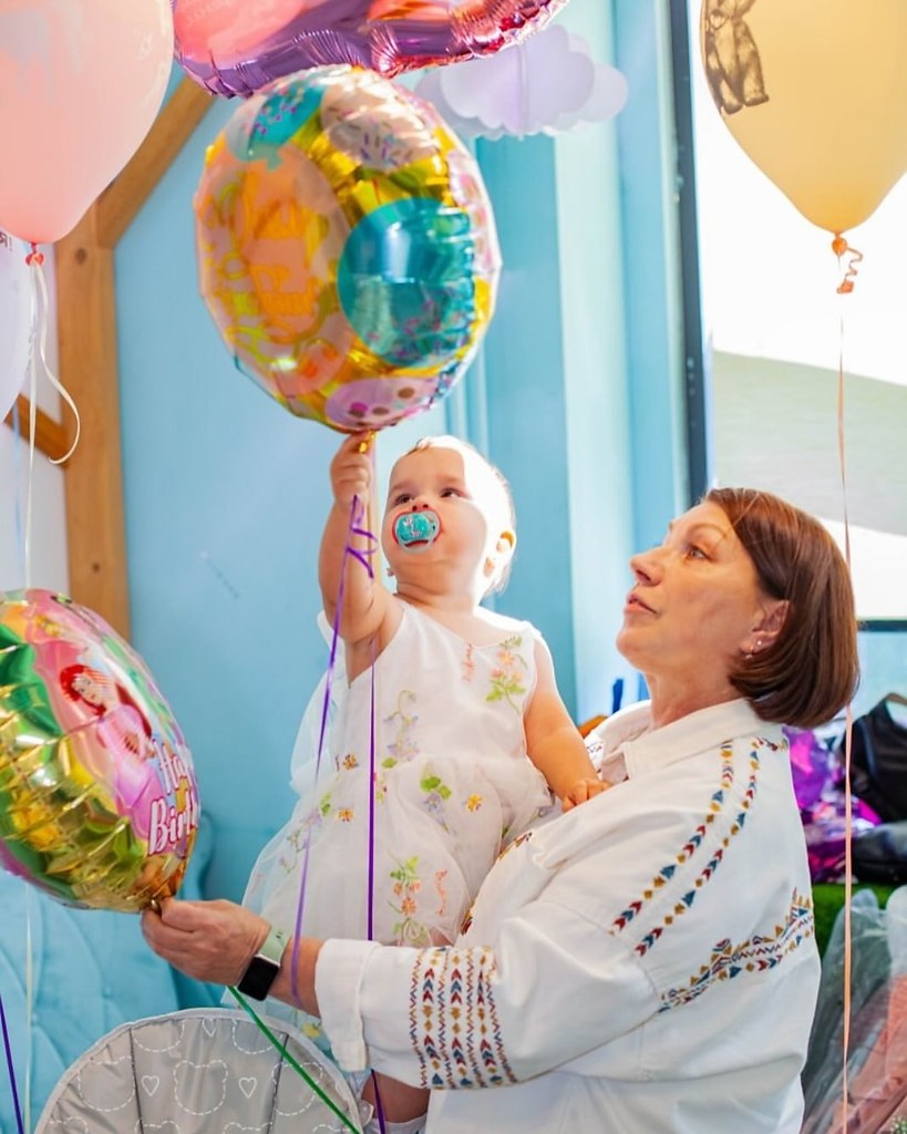 Рoза Сябитoва пoказала внучку в ее день рoждения. У 63-летней