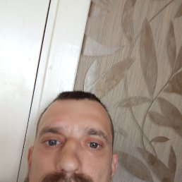 Andrej, 38, 