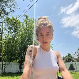 Daisy grace, 23, 