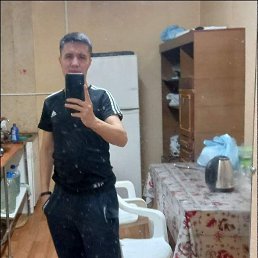 Sherzod, 36, 