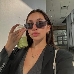 Cynthia, 29, 