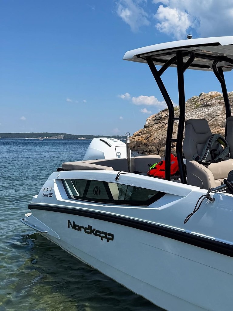 Тарьей Бе отдыхает вместе со своей семьей на яхте. соцсети биатлониста - 7