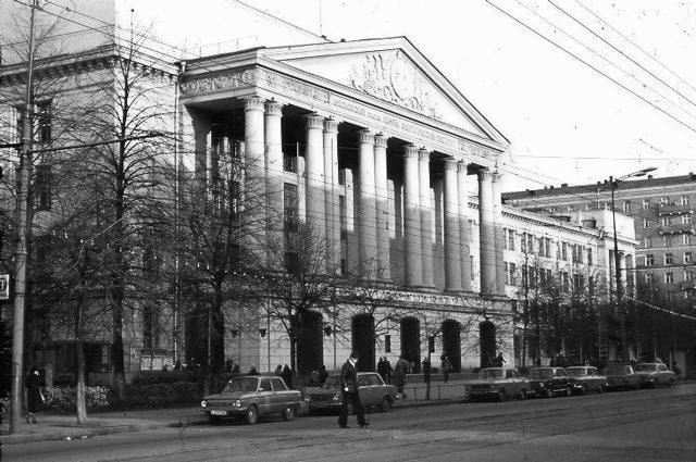 В этот день, 2 сентября 1930 года, в Москве открылся Московский энергетический институт. В первые ...