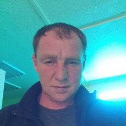 Vitaliy, 39, 