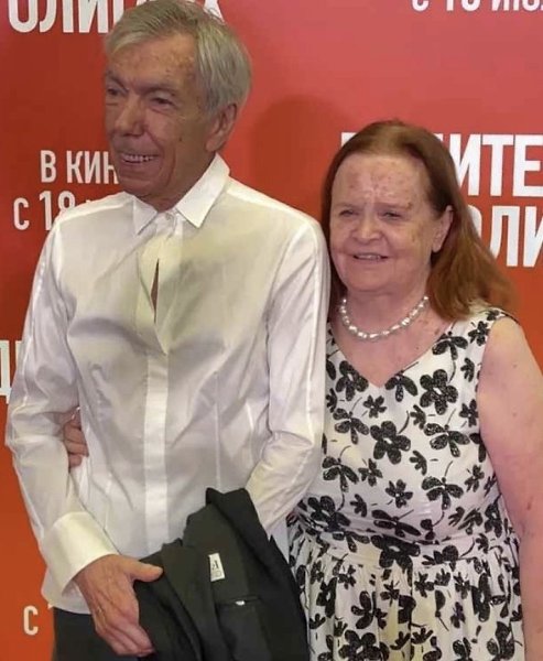 75-летний телеведущий Юрий Николаев и его 72-летняя супруга Элеонора посетили закрытую премьеру ... - 3