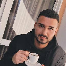 Aleks, 25, 