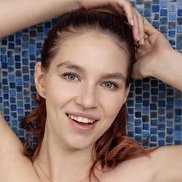 Nika, 20 , 
