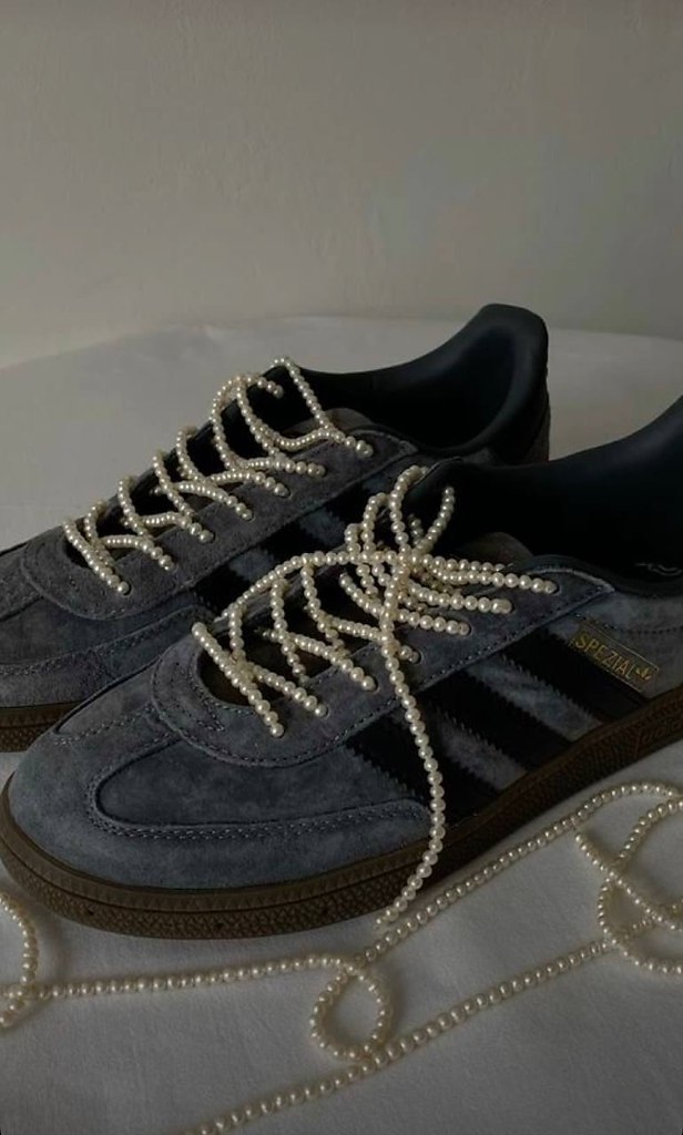 Необычные идеи для украшения кроссовок — это способ превратить привычную обувь в яркий и ... - 4