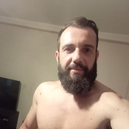 Nikolay, 33, 