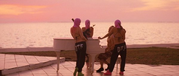 Отвязные каникулы / Spring Breakers (2012).dir. Harmony Korine - 5