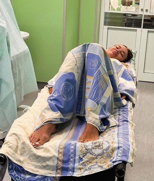 Актрису Яну Кошкину экстренно прооперировали в Санкт-Петербурге. Фанаты сериала «Домашний арест» ...