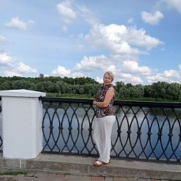 Tania, 64, 
