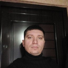 Oleg, 39, 