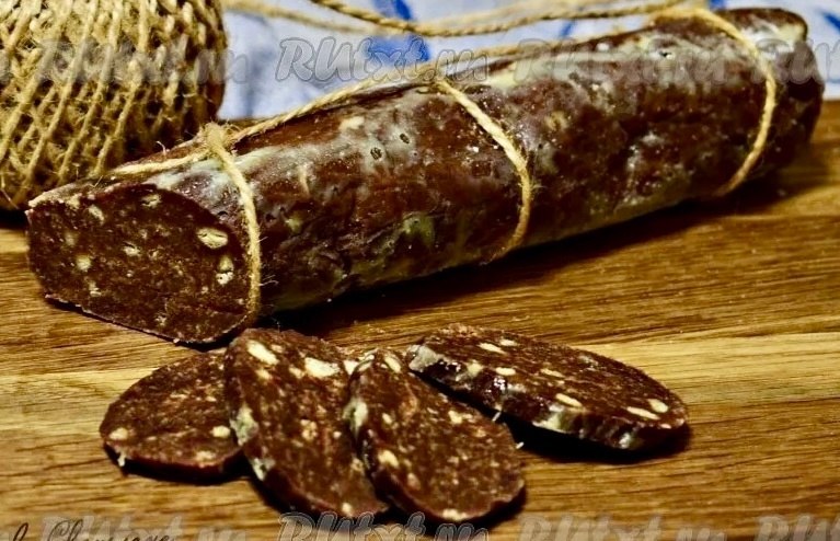 Шоколадная колбаска из печенья со сгущенкой.Шоколадная колбаска из печенья со сгущенкой - это десерт ...