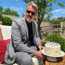 Anton, 62 , --
