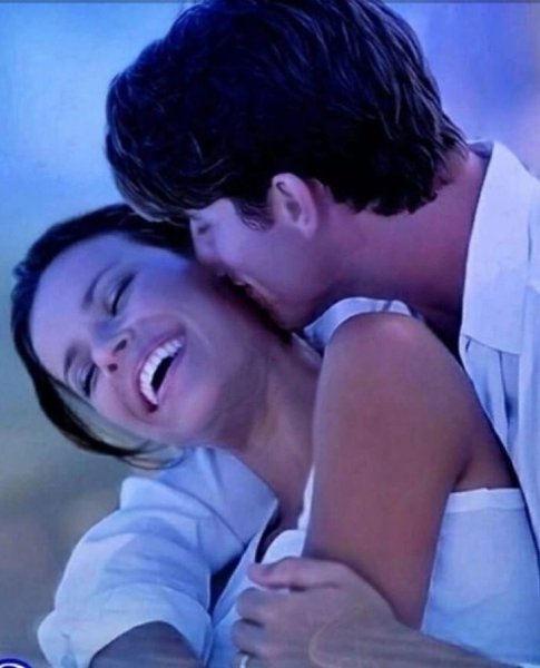 ÊÀÑÀÒÜÑß ÃÓÁÀÌÈ ËÞÁÈÌÎÉ ÊÎÆÈ!... È ÂÛÏÈÂÀÒÜ ×ÀØÓ ËÞÁÂÈ ÄÎ ÄÍÀ!... ÃÎÑÏÎÄÈ, ×ÒÎ ÆÅ ÅÙ¨ ÌÎÆÅÒ ÁÛÒÜ ...