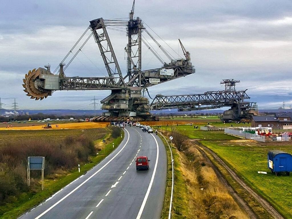 Po�op��� ��c�a�a�op Bagger 288, 2001 �o�. Ha �ap����e �epe����e��e ca�o� �o���o� � ��pe ca�o�o��o� ...