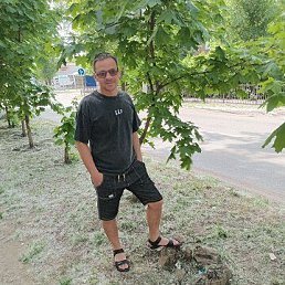 ˸, 37 , 