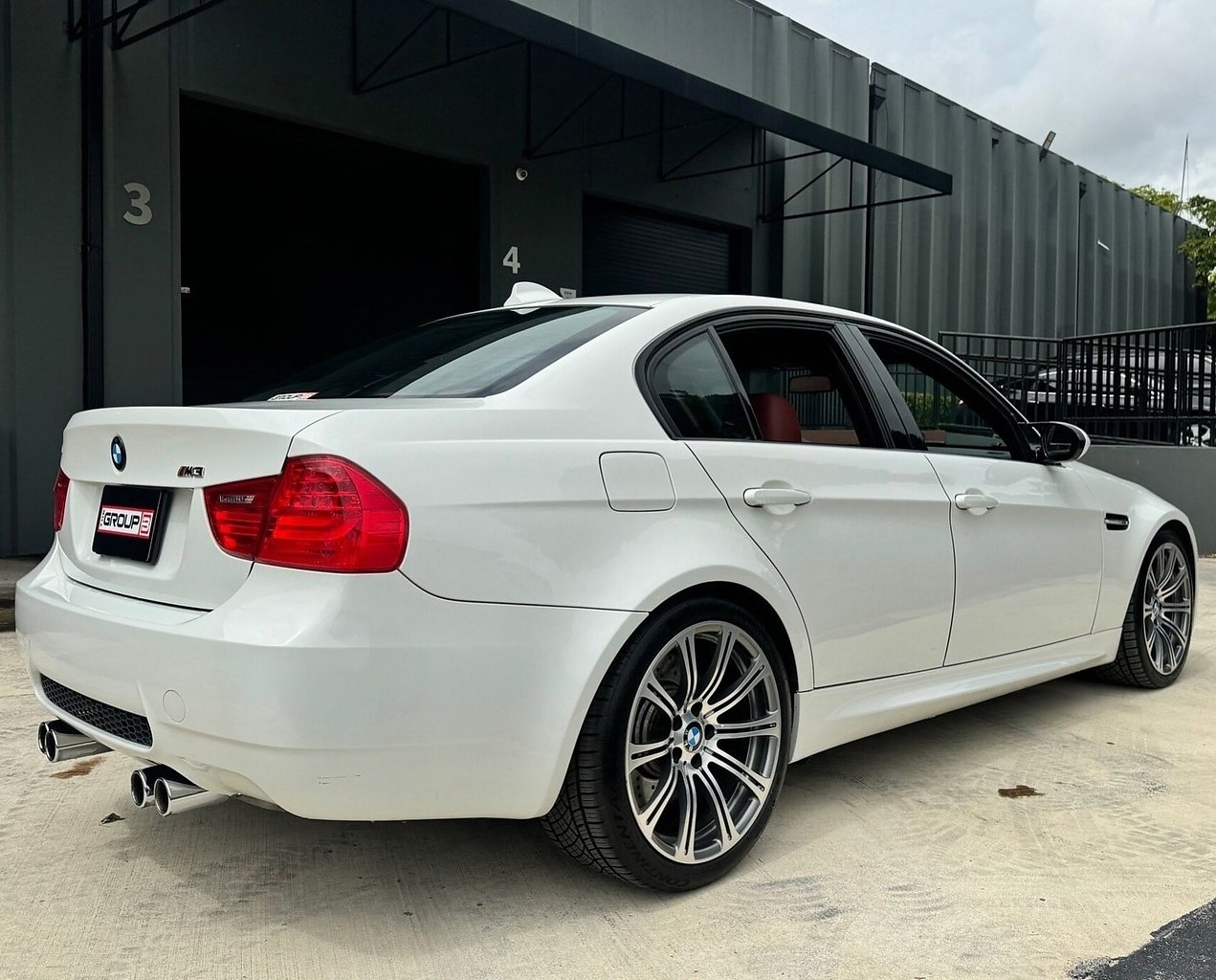 #BMW #M3 (#E90) Alpine White - 4