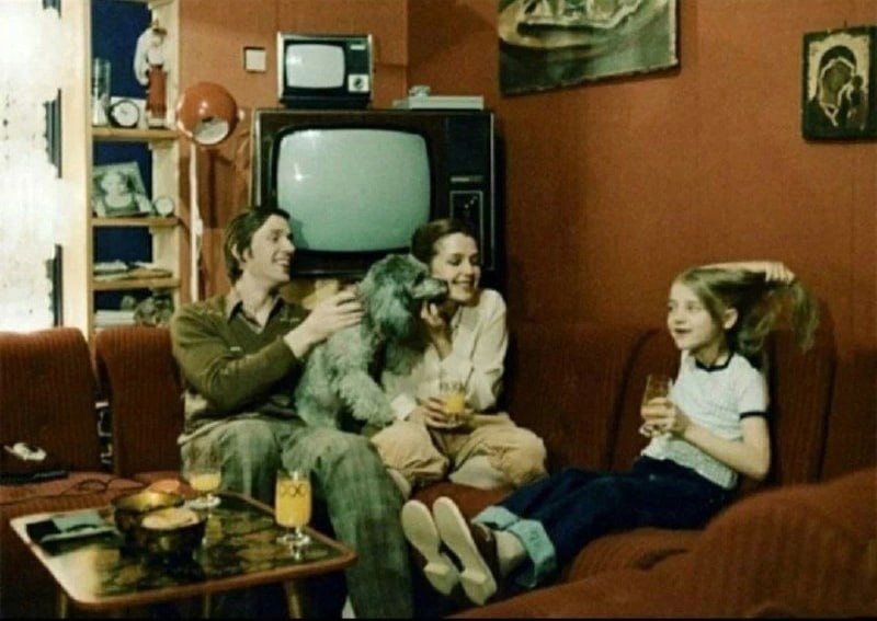  ,         1982 .