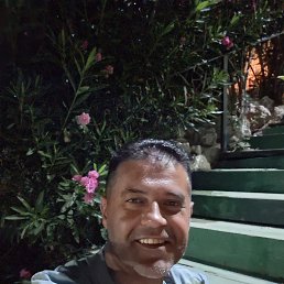 Davor, 46, 