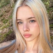 Катя, 18 лет, Москва Катя, 18 лет, Москва
