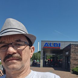 Sergiu, 55, 