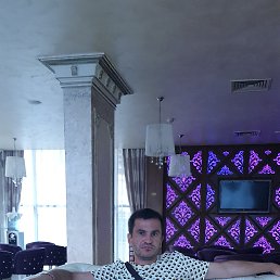 Romanti, 39, 