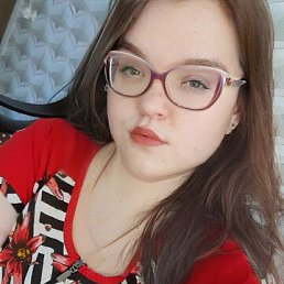 Julia, 29, 