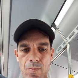 Julian, 43, 