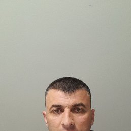 GARIK, 41, 