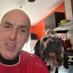 Alex, 45, 