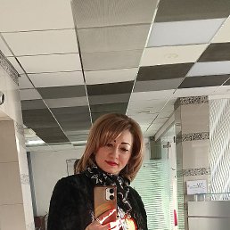 Leyla, 43, 